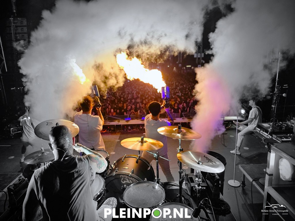 The Dirty Daddies     (2)